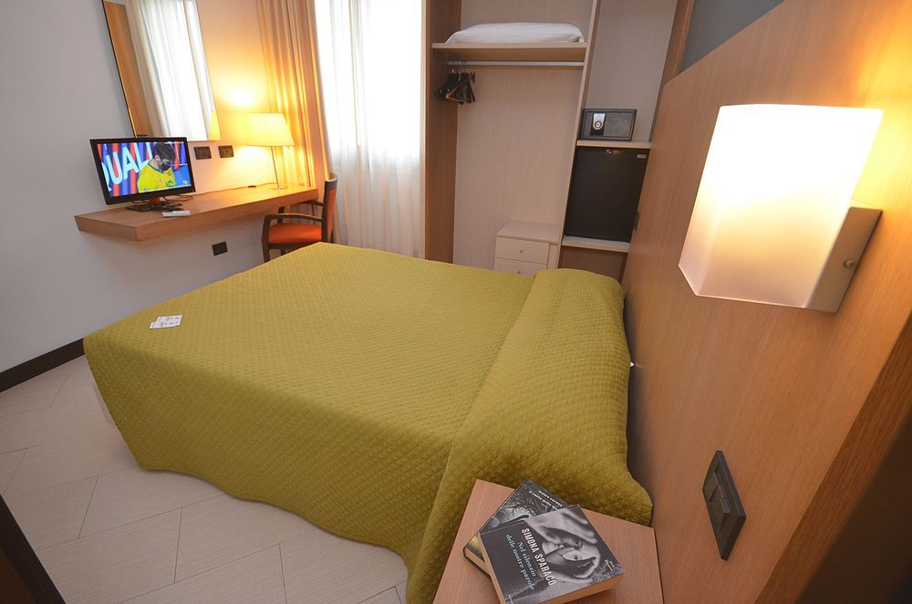 Villa Faro Rooms