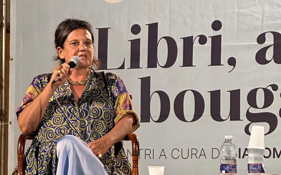 Libri, autori e bouganville