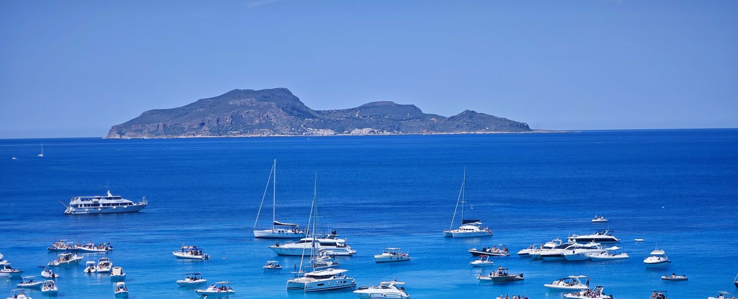 Levanzo in one day: a complete itinerary to discover the most authentic of the Egadi islands.
