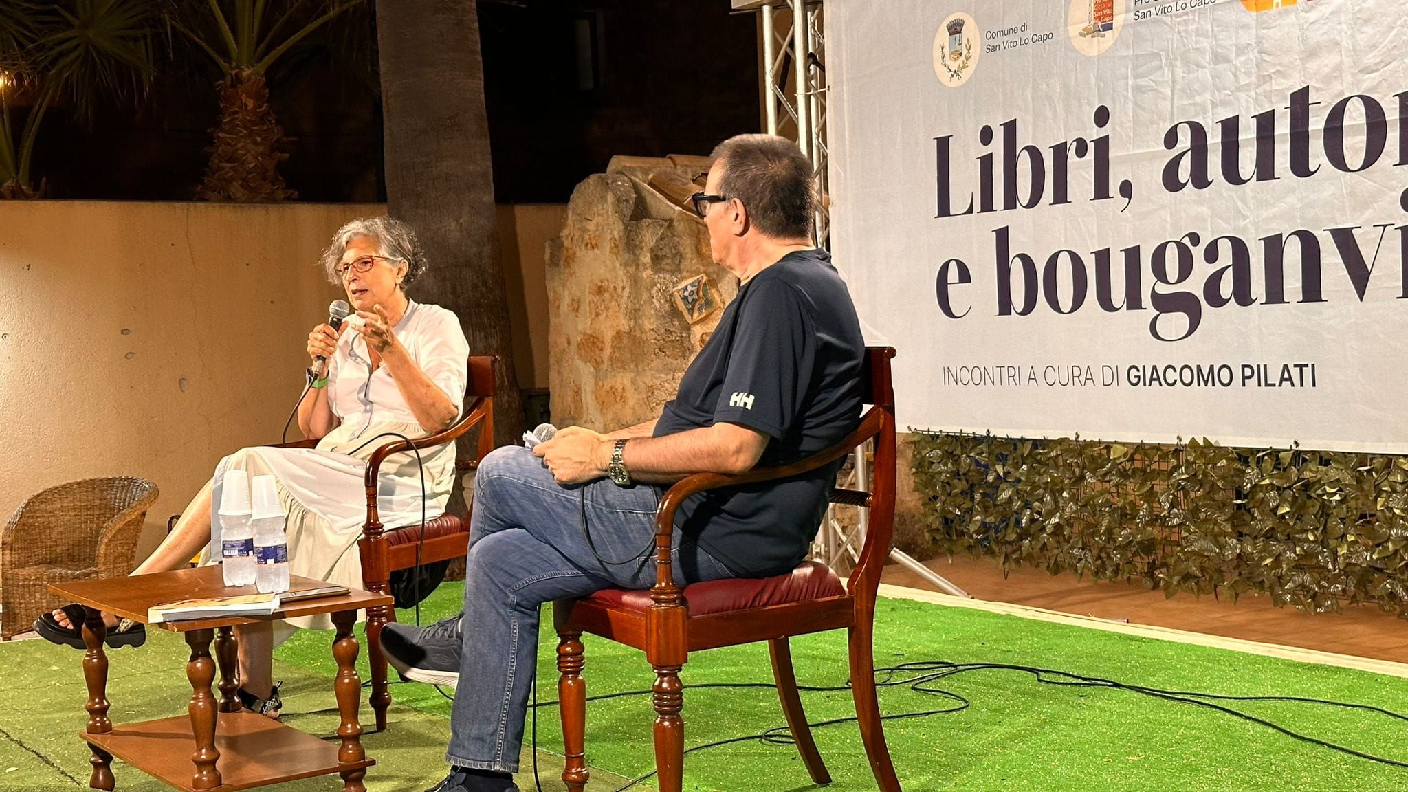 Libri, autori e bouganville