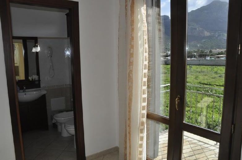 Blue Sea B & B