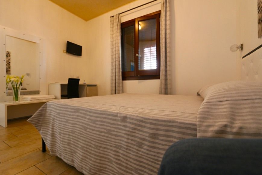 Gabriel B & B