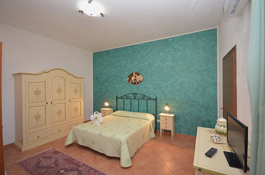 B & B Ambra